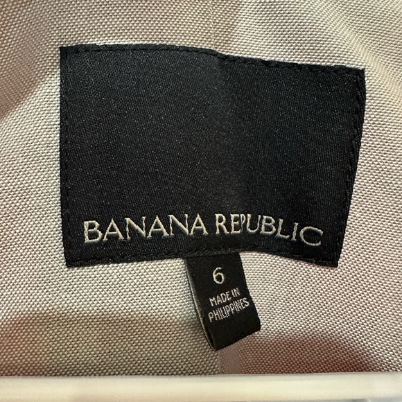 Banana Republic Women’s Blazer - Picture 2 of 7